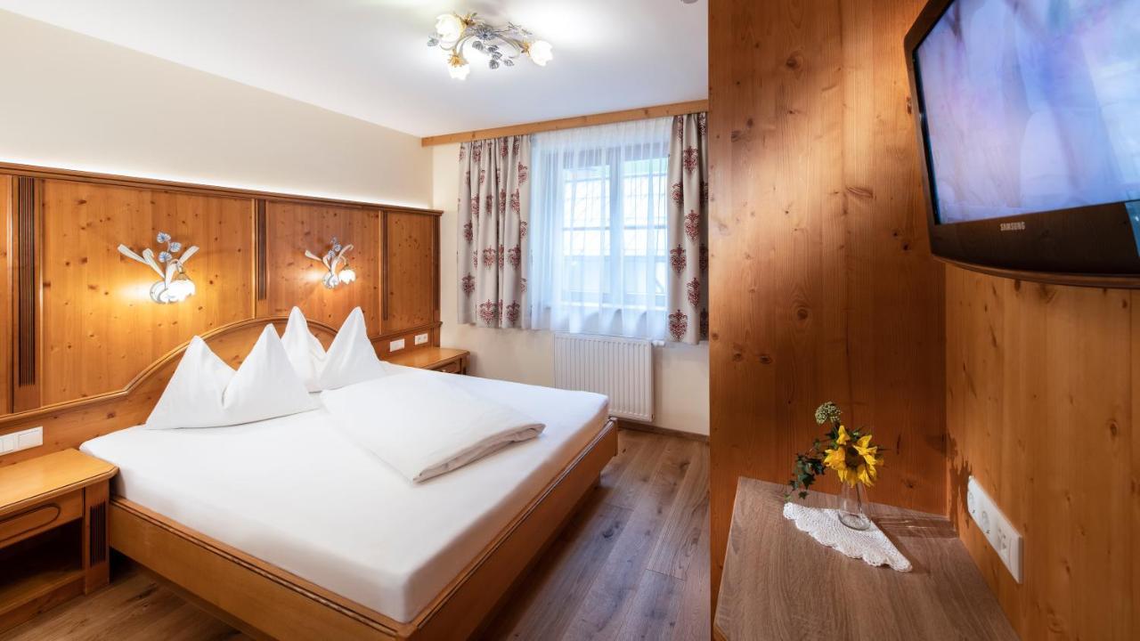 Hotel Seeblick Goldegg Bagian luar foto