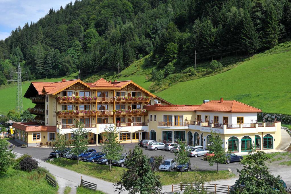 Hotel Seeblick Goldegg Bagian luar foto